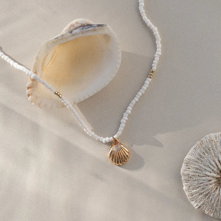 Ellie - Mermaid Shell White Beads Necklace Timi of Sweden